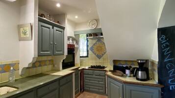 Réfrigérateur, four, plaque de cuisson, lave-vaisselle