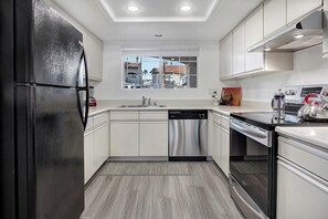 Fridge, microwave, oven, stovetop - The 1@ Mesquite-Refreshed 1ST FLR 2BR View Condo! (Palm Springs)