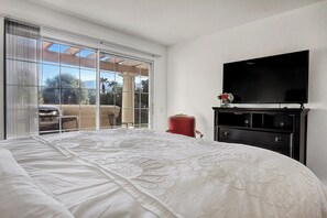 2 bedrooms, iron/ironing board, WiFi, bed sheets - The 1@ Mesquite-Refreshed 1ST FLR 2BR View Condo! (Palm Springs)