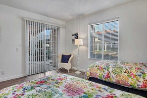 2 bedrooms, iron/ironing board, WiFi, bed sheets - The 1@ Mesquite-Refreshed 1ST FLR 2BR View Condo! (Palm Springs)