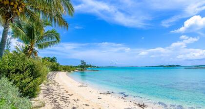 Newly renovated Oceanfront Townhouse with Stunning Views & Private Beach Access