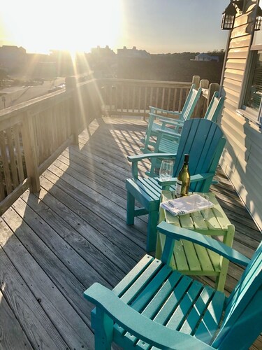 Ocean Views, Private Pool, sleeps 15, easy beach access, dog friendly