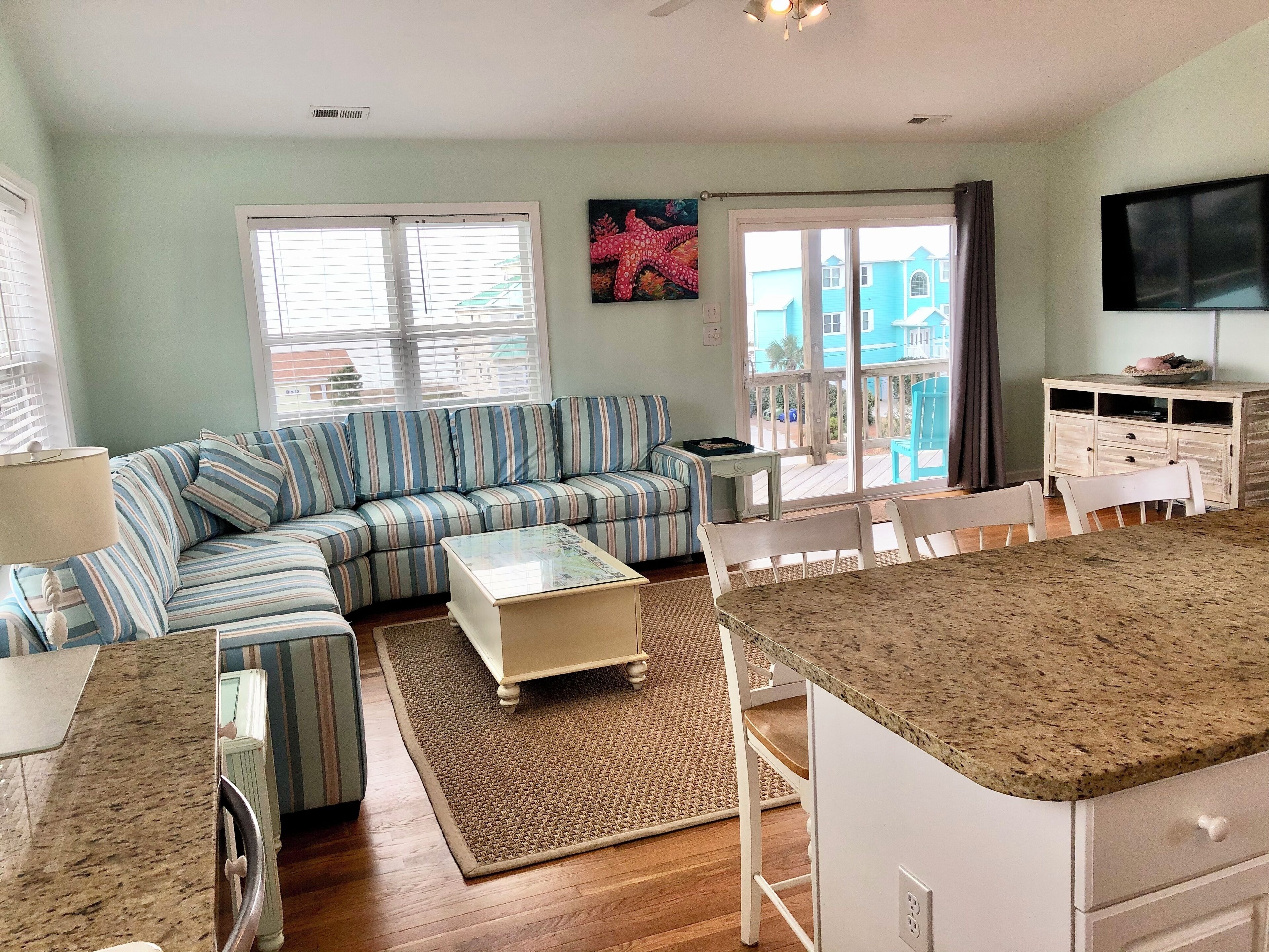 Smart-TV, Tischfußball, Stereoanlage