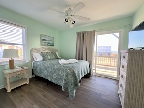 5 bedrooms, free WiFi, bed sheets - Ocean Views, Private Pool, sleeps 15, easy beach access, dog friendly (Emerald Isle)