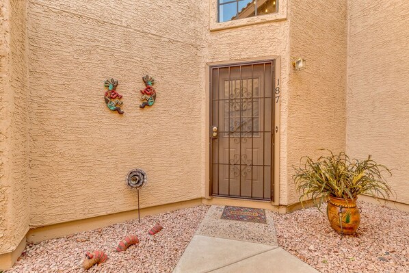 Exterior detail - FULLY FURNISHED 2 BEDROOM CONDO IN MESA AZ (Mesa)