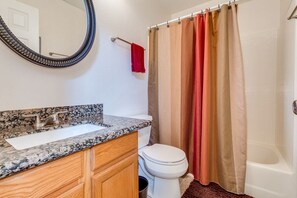 Combined shower/tub, hair dryer, towels, soap - FULLY FURNISHED 2 BEDROOM CONDO IN MESA AZ (Mesa)