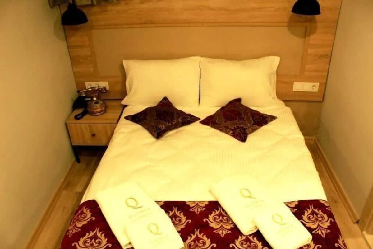 Caja de seguridad en la habitación y decoración personalizada
