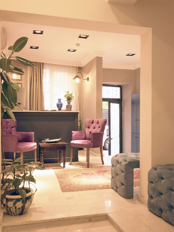 Reception - The Laila Hotel (Istanbul)