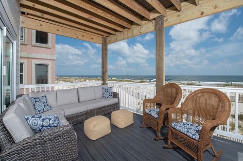 Beach front home with an EV charger! Time to live your Dream!