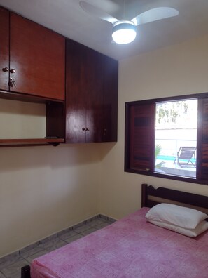 2 habitaciones, tabla de planchar con plancha y wifi