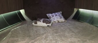 Luxury boat 52 feet,