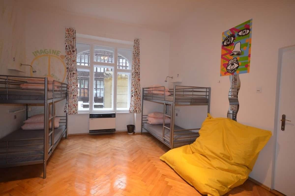 City Shared Dormitory, Mixed Dorm, Kitchen, Courtyard View (102)