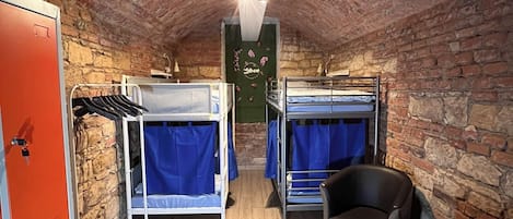 Basic Shared Dormitory, Mixed Dorm, No Windows