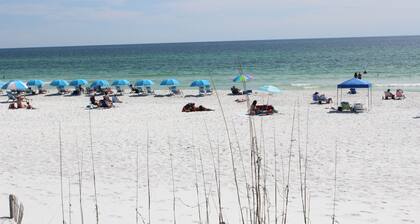 Okaloosa Island. Great Location. 3 Min Walk to Beach. 6 Mile drive to Destin.