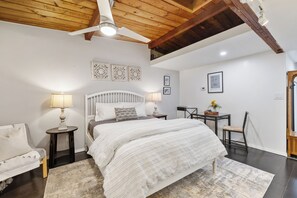 1 habitación, tabla de planchar con plancha, wifi gratis y ropa de cama 