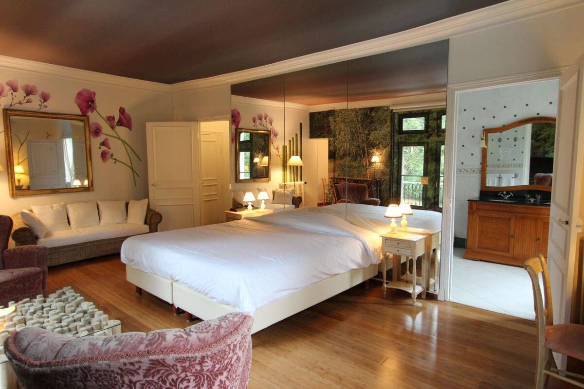 junior suite (charme) | minibar, in-room safe, individually decorated, individually furnished