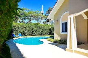 Utomhuspool