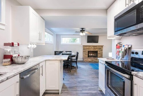 Gehen Sie zu DC Metro Modern 1000 sq ft Laundry Kitchen