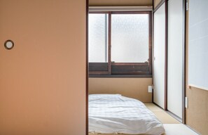 2 chambres, système d’insonorisation, fer et planche à repasser, Wi-Fi