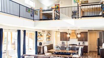 TV connectée, cheminée, jeux vidéo, espaces bureaux