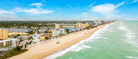 Beach | On the beach, sun-loungers, beach towels