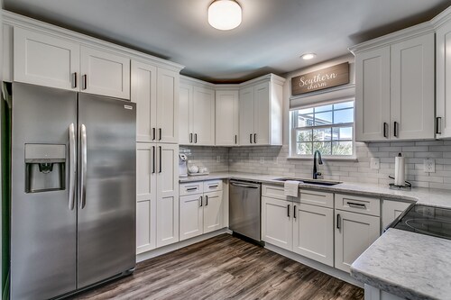 Cherry Grove/North Myrtle Beach Luxury Vacation Home, Private Pool, Pet Friendly