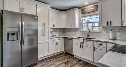 Cherry Grove/North Myrtle Beach Luxury Vacation Home, Private Pool, Pet Friendly