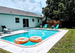 A heated pool - "Wet Feet Retreat" Pool Home with Heated pool! (Port Richey)