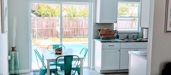  "Retiro de pies mojados" Pool Home