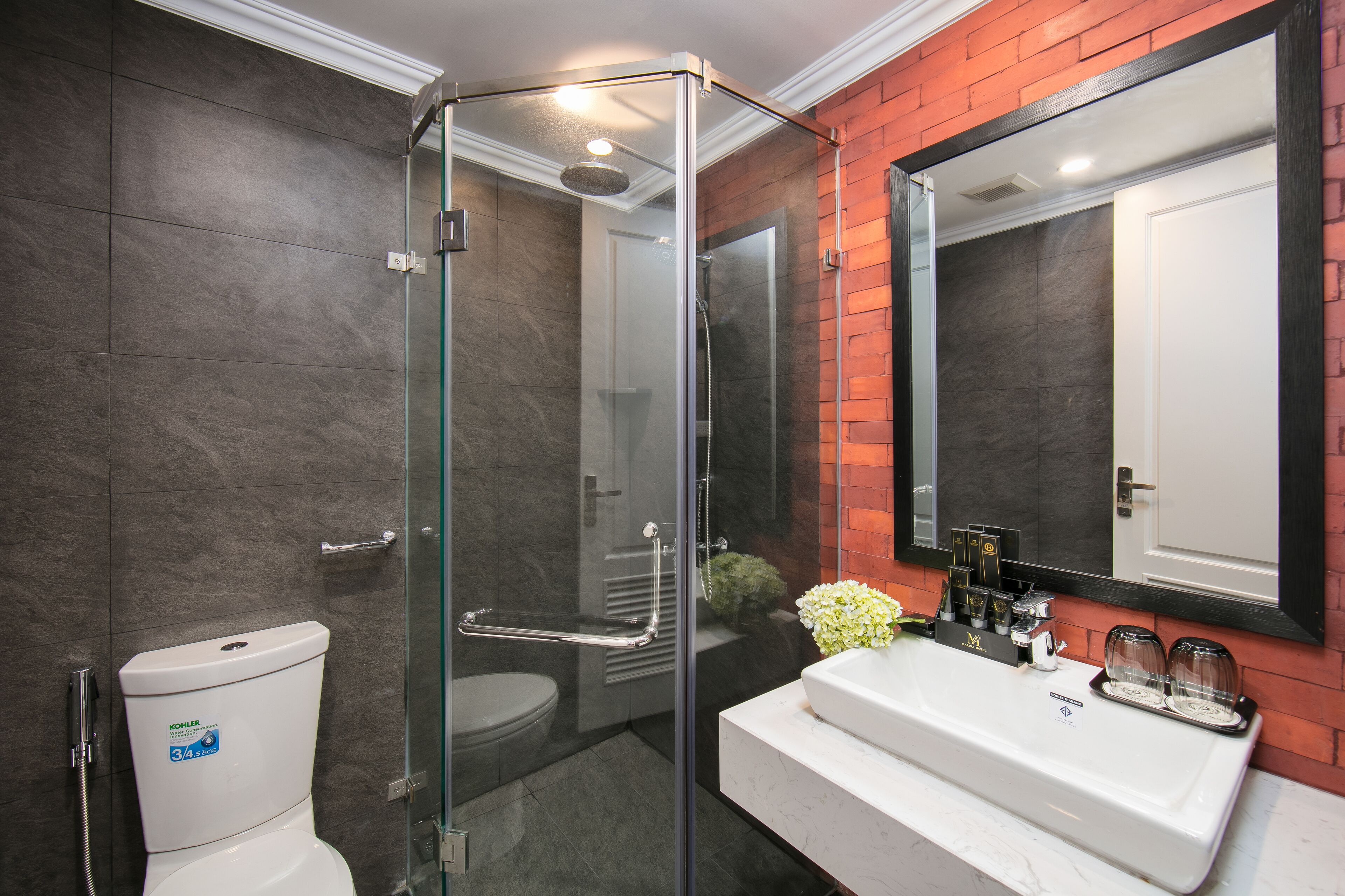 Photo - Marina Hotel