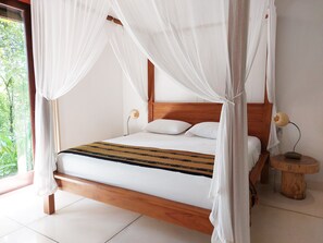 3 bedrooms, in-room safe, free WiFi, bed sheets