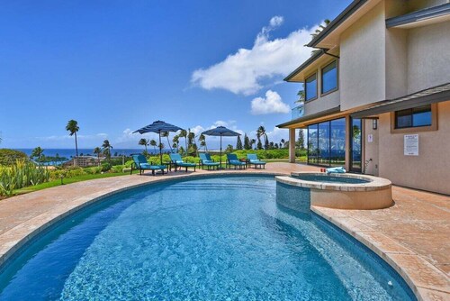 HALE NUI Luxury Retreat 5BD w Private Pool Hot Tub