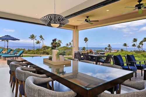 HALE NUI Luxury Retreat 5BD w Private Pool Hot Tub