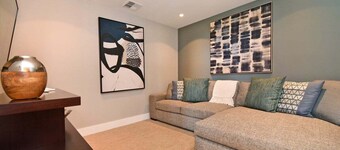 HALE NUI Luxury Retreat 5BD w Private Pool Hot Tub