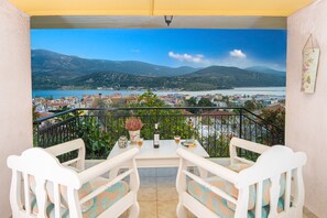 Property grounds - APHRODITE SUPERB  SEA VIEW APARTMENT IN ARGOSTOLI (Argostoli)