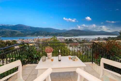 APHRODITE SUPERB  SEA VIEW APARTMENT IN ARGOSTOLI
