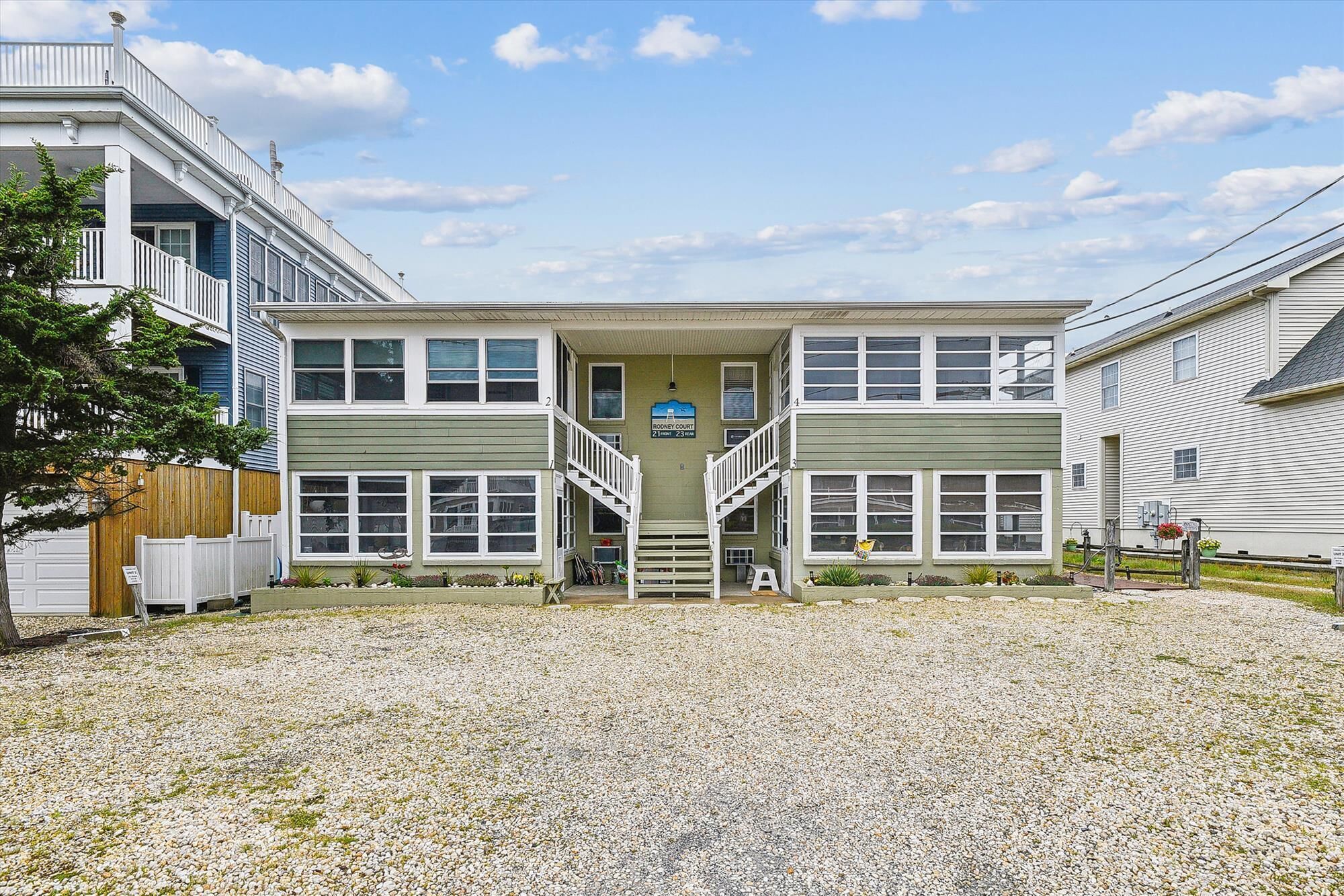LINENS  INCLUDED*!-DEWEY OCEANBLOCK CONDO!!! WALK TO THE BEACH! & WIFI