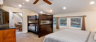 #2 GREAT LOCATION, Zion National Park entrance as close as you can get!