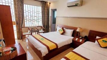 Minibar, una scrivania, insonorizzazione, Wi-Fi gratuito