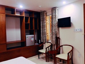 Deluxe Double Room | Room amenity - Thanh An Hotel (Ho Chi Minh City)