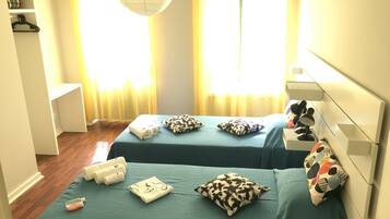 Superior Twin Room, Shared Bathroom | Desk, soundproofing, free WiFi, bed sheets