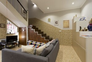 Lobby sitting area - H.ö.H (Porto)