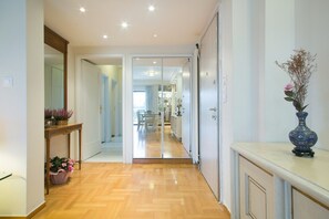 Deluxe Penthouse (Temple of Zeus) | Living area