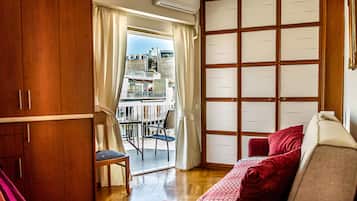 Penthouse Deluxe (Acropolis) | Área de sala de estar | Televisión