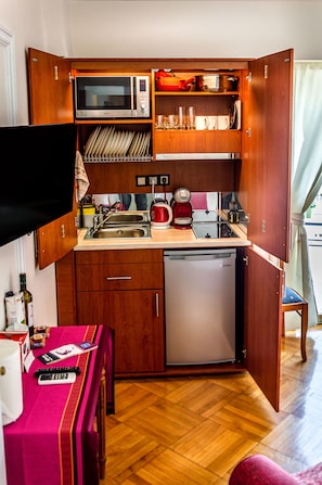 Private kitchen - Alexander's Penthouse (Athens)