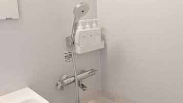 Gabungan pancuran/tab mandi, pengering rambut, tuala disediakan