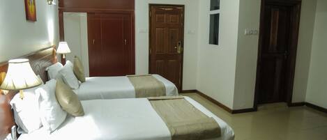 72 bedrooms, WiFi