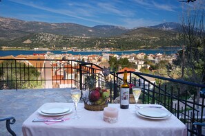 Outdoor dining - ERATO  APARTMENT  IN ARGOSTOLI (Argostoli)