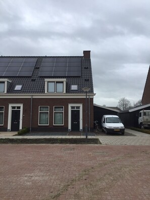 Exterior - Modern house on the edge of the picturesque town of Veere (Veere)