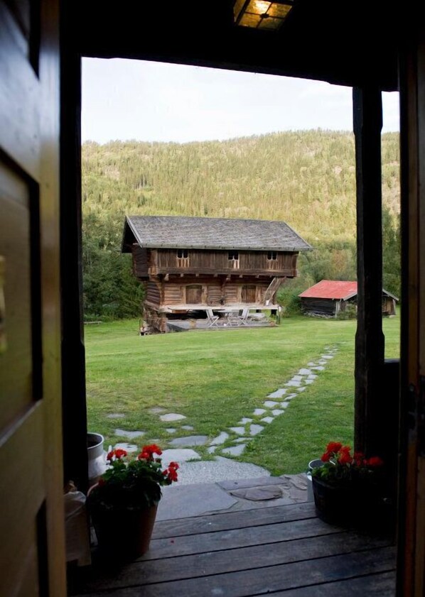 包含每日自助早餐